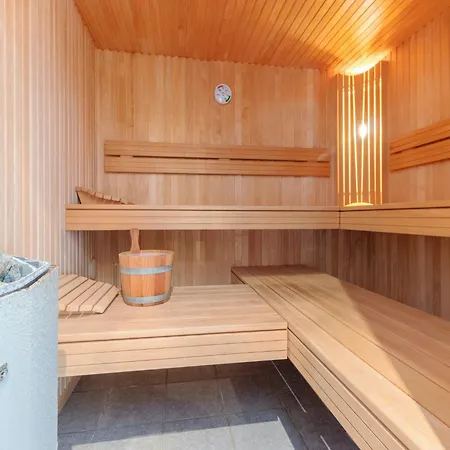 別荘 Beachfront With Sauna