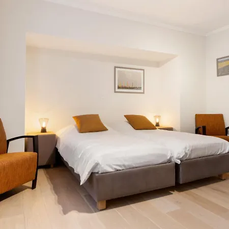 Elegant In With Sauna De Panne