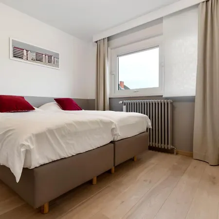 Elegant In With Sauna De Panne